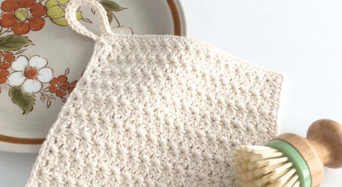 Crocheted dishcloth with star stitch