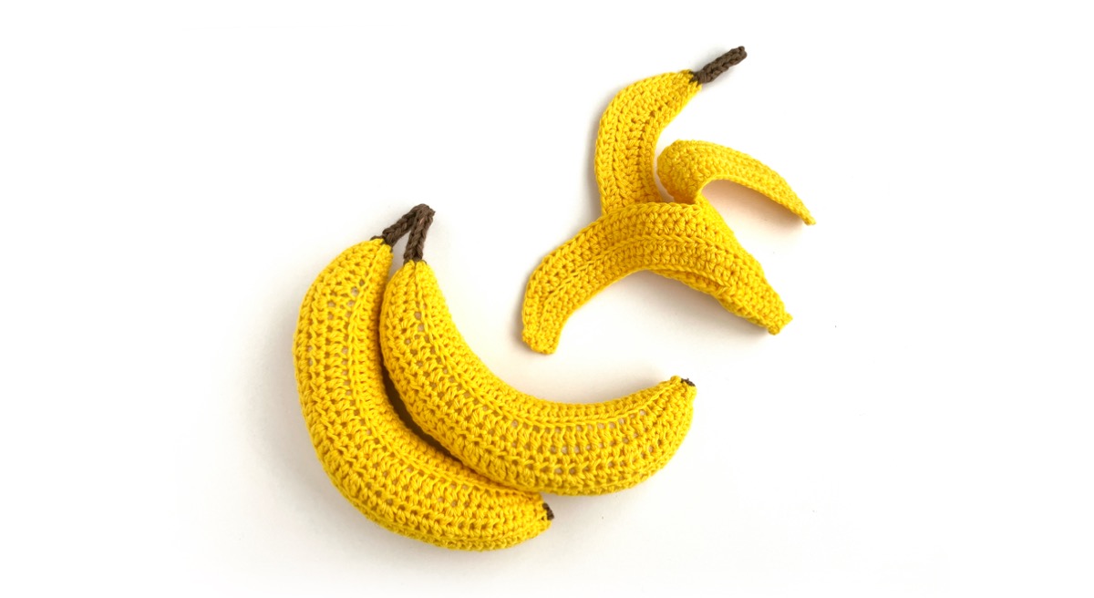 Crocheted bananas and banana peel